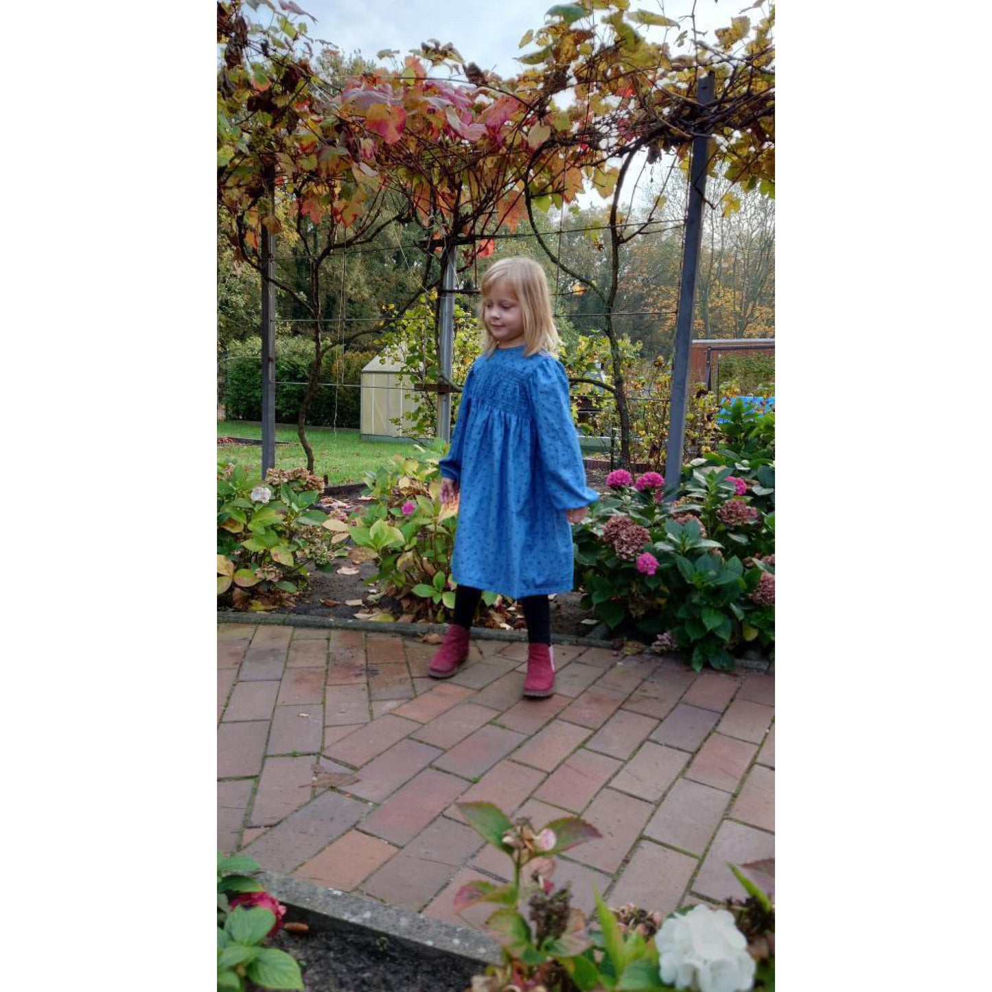 Kleid Charlotte (+ Papierpuppe Lizzy)